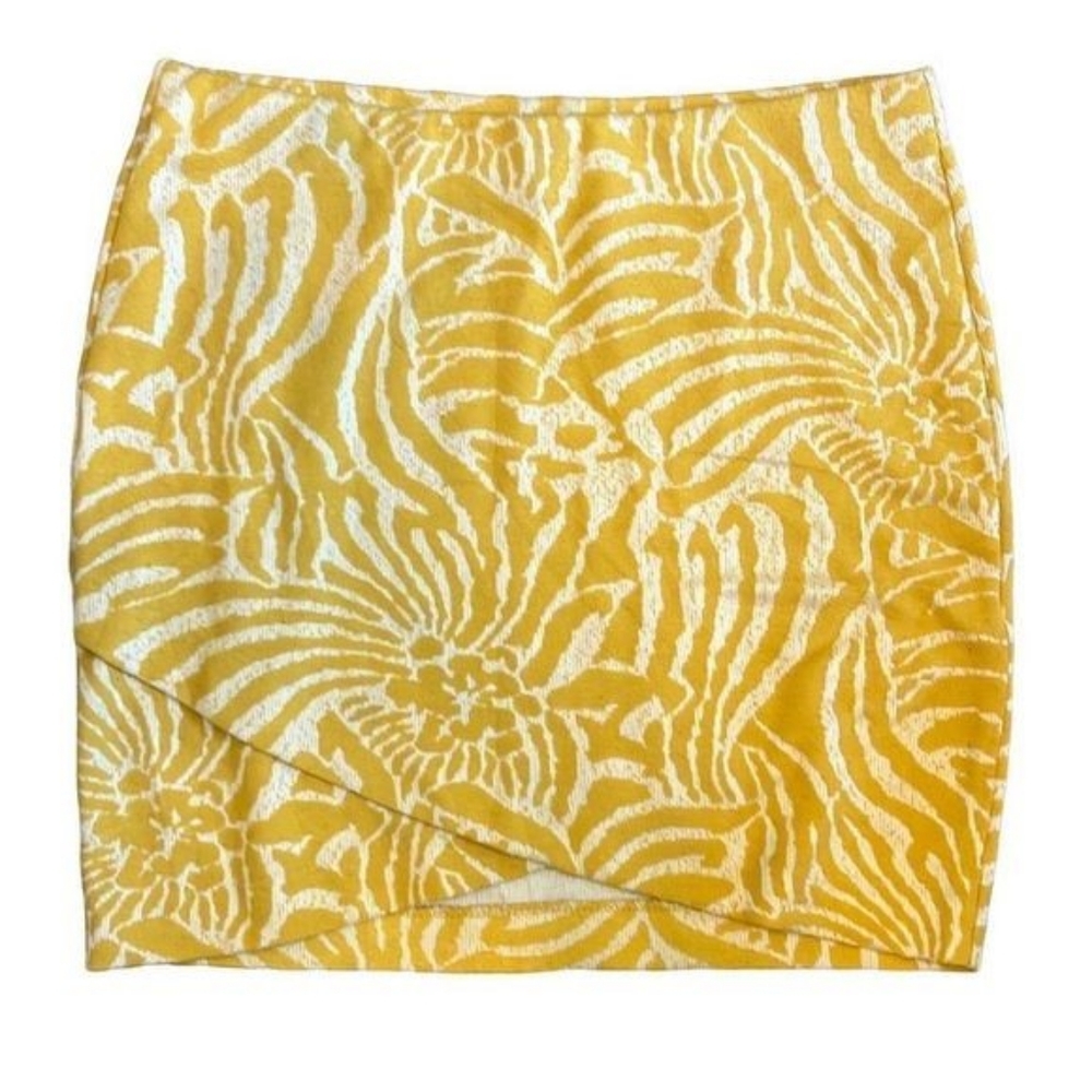 H&M EUC Yellow Faux Wrap Textured Floral Mini Skirt Size xs
